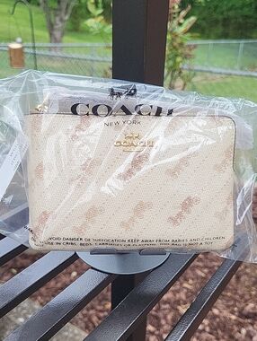 Coach Wristlet BNWT